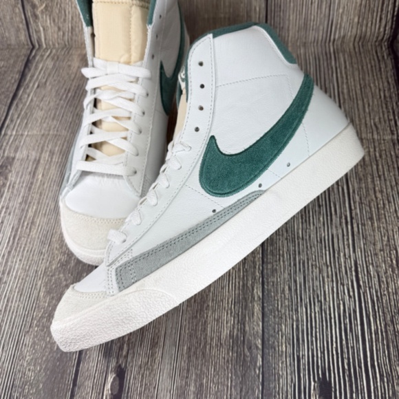 Nike Blazer Mid 77 PRMSummit White/Bicoastal Green/Phantom Mens FN5822-100 - Picture 8 of 8
